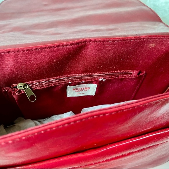 Mossimo Supply, Burgundy Crossbody, faux leather Bag with adjustable strap. NWT - Picture 5 of 12